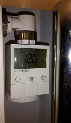 HomeMatic Thermostat mit Winkeladapter.jpg